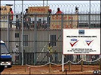  آسٹریلیا میں  ایک پناہ گزینوں کے لیے حراستی کیمپ