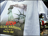 Camiseta de protesto é vendida em Bali