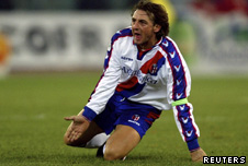 Beppe Signori playing for Bologna