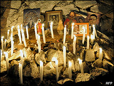 La vigilia continúa a las afueras de la mina San José.