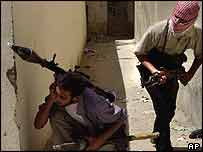 Necef'te çatışan militanlar (arşiv)