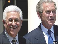 महमूद अब्बास और जॉर्ज बुश 