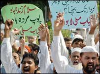 Pakistan'da protesto