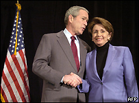 O presidente George W. Bush e a presidente do Congresso, Nancy Pelosi