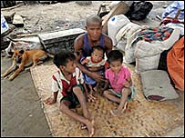 Các cơ quan cứu trợ cảnh báo đồ chưa đưa  tới nơi bị ảnh hưởng nhất