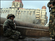 Lính Ấn Độ phải mất ba ngày mới kiểm soát được khách sạn Taj Mahal