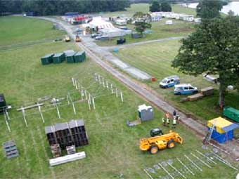 Codi'r Pafiliwn:Tynnwyd lluniau gan Tom Last o bafiliwn yr Eisteddfod Genedlaetho yn cael ei godi ar safle'r Faenol. Cewch weld sut yr aeth pethau yn yr oriel hon.