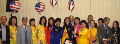 Cuộc họp mặt ủng hộ ứng viên John McCain "Vietnamese American Rally for McCain-Palin" ở Falls Church, VA hôm 11/10/2008