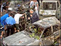 Carros-bombas explodiram em dois mercados em Bagdá