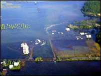 पानी में डूबा क्षेत्र 