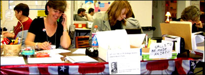 Tình nguyện viên tại bản doanh vận động cho Barack Obama ở thị trấn Media, ngoại ô Philadelphia.