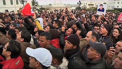 突尼斯民众上街游行