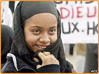 دختری با حجاب اسلامی