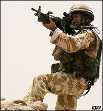 سرباز ناتو در هلمند