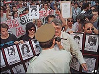 Biểu tình chống Pinochet năm 2000 ở Santiago 