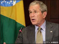 O presidente dos EUA, George W. Bush, em encontro entre executivos brasileiros e americanos em Washington