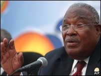 O primeiro-ministro interino do Haiti, Gerard Latortue