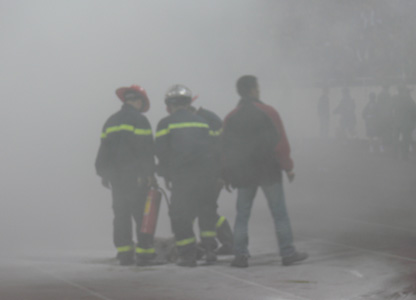 Lính cứu hỏa dập cháy