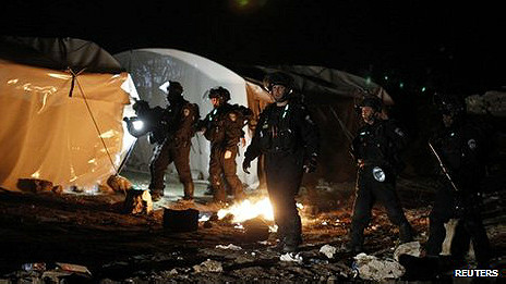 مخيم لناشطين فلسطينيين