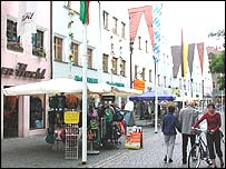 Almanya'da Weiden'de bir alışveriş merkezi