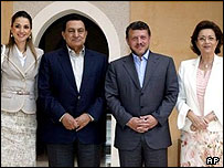 ملک عبدالله و حسنی مبارک به اتفاق همسرانشان