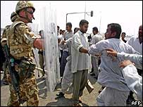 Iraquianos se queixam da falta de energia 