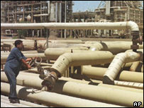 Irak'ta bir petrol tesisi