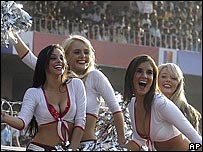 چیئر لیڈرز(فائل فوٹو)