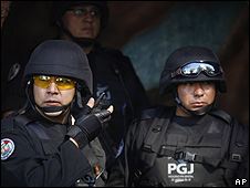 Policías mexicanos