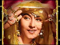 फ़िल्म मुग़ले आज़म में मधुबाला मुजरा करते हुए