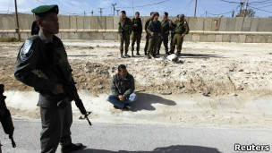 الجدار الإسرائيلي العازل