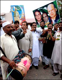  مسلم لیگی خوشیاں  