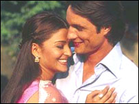 ایشوریہ فلم کے ہیرو مارٹن ہینڈرسن کے ہمراہ