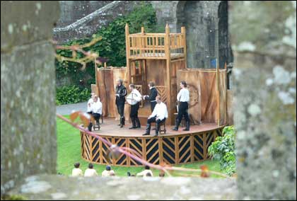 Lord Chamberlain's Men on stage