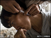 یک معتاد به مواد مخدر در افغانستان