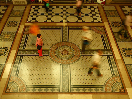 始建于1874年的皇家法院(Royal Courts of Justice)是英格兰及威尔士上诉法庭和高等法院所在地。