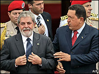 Os presidentes Luiz Inácio Lula da Silva e Hugo Chávez em Caracas, na Venezuela, em dezembro de 2007