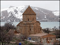 Akhtamar Adası'ndaki Surp Haç Ermeni Kilisesi