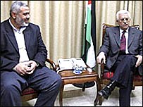 इस्माइल हानिया और महमूद अब्बास