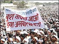 Delhi'deki Bush aleyhtarı gösteri