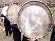 نمایی ازفیلم"دف"به کارگردانی"بهمن قبادی"