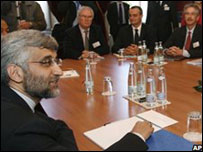 William Burns (à dir.) participa de encontro com Jalili (à esq.)