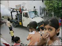 ڈینگی وائرس کے تدارک کے لیئے سپرے