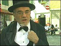 Telesforo Iacobelli é o presidente do Clube dos Feios