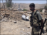 क़बायली इलाक़ों में पाकिस्तानी सैनिक