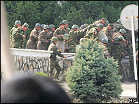 ماموران پليس در اوش