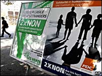 نمونه ای از تبلیغات احزاب چپ در دفاع از پناهجویان