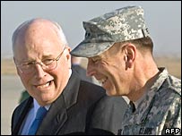 Dick Cheney ve General David Petraeus