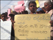 Seruwila refugees protesting 'disorganised' resettlement