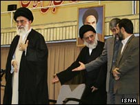 رهبر ايران (جلو) و سران سه قوه